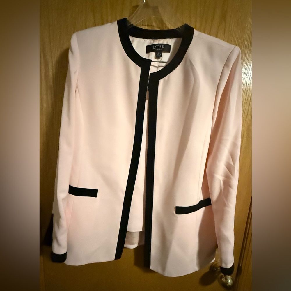 Women's 2pc Kasper Pale Pink Blazer with matching top size 16 office wedding